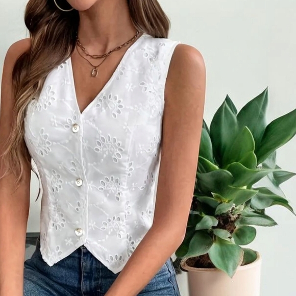 New! Trendy  Vest - Chic & Creative Style Size xl - Picture 6 of 7